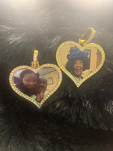 Load image into Gallery viewer, Royal Heart Pendant
